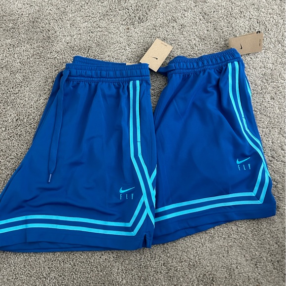 Nike Loose Fit Basketball Shorts / DRI-FIT - Picture 6 of 6